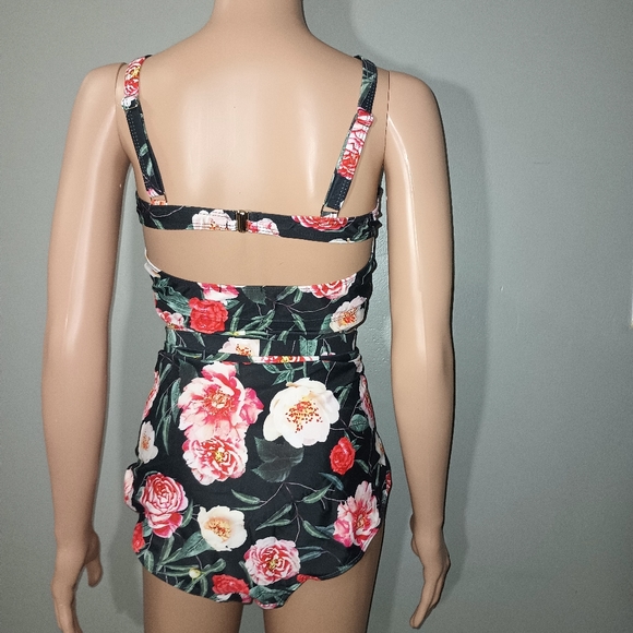 Plus Size Bikini - Picture 5 of 9